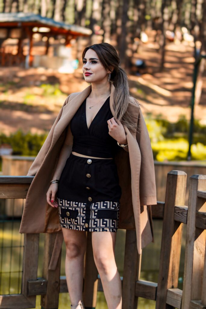 Conjunto Cropped e Saia Champagne
